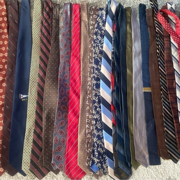 Lot of 50 Vintage NeckTies Gucci, Givenchy, Ernst, Haulinetrigere - Picture 12 of 15